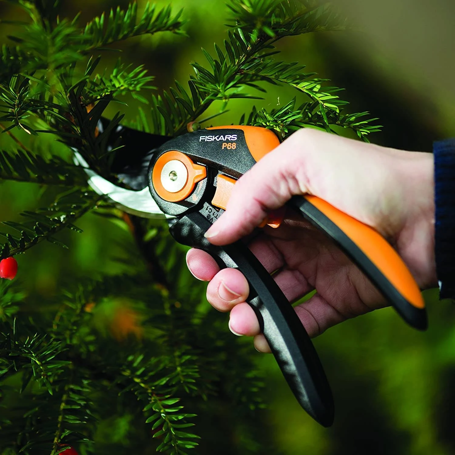 Fiskars P68 SmartFit Pruner Bypass 2 Fiskars P68 SmartFit Pruner Bypass - Image 2