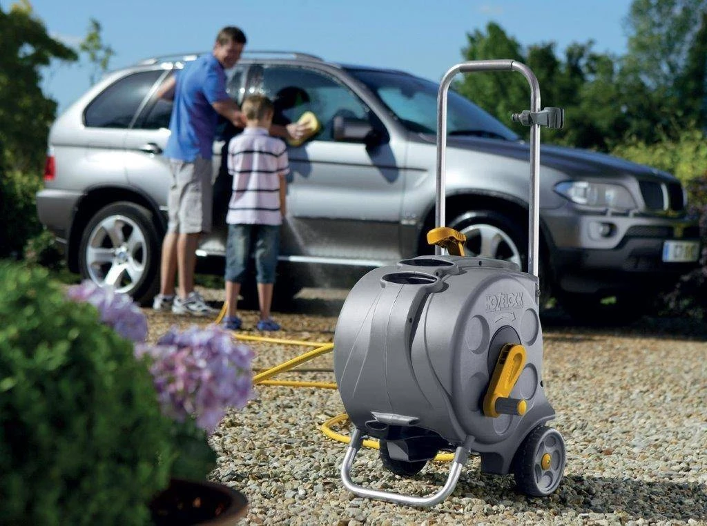 Hozelock Compact Enclosed Cart With 30m Hose 2 Hozelock Compact Enclosed Cart With 30m Hose - Image 2