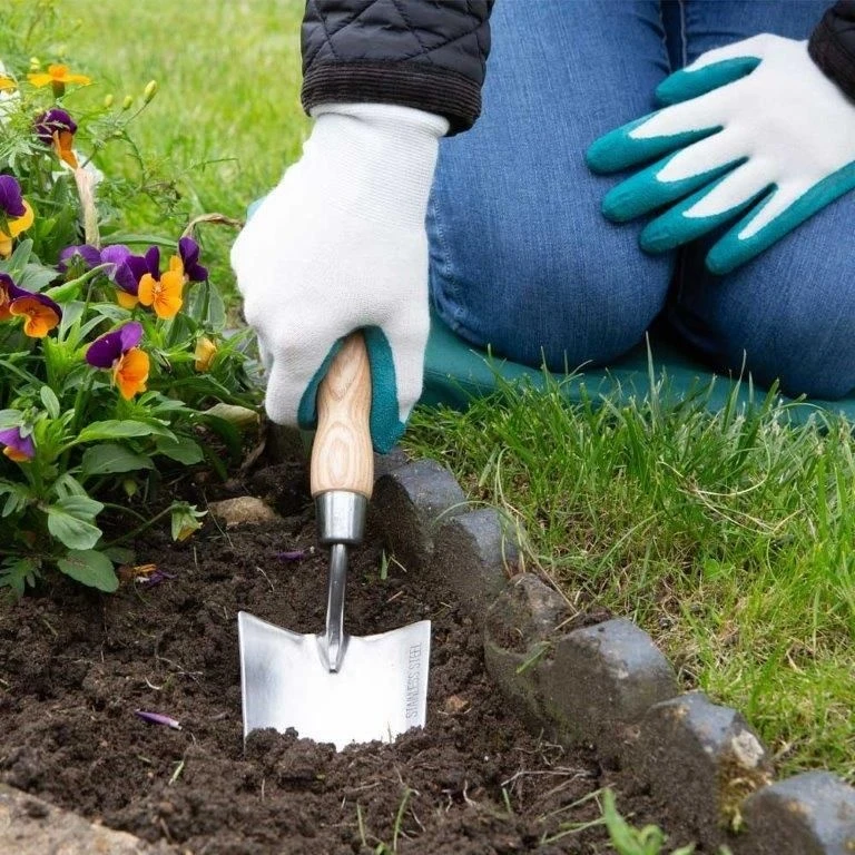 Wilkinson Sword Stainless Steel Hand Trowel 4 Wilkinson Sword Stainless Steel Hand Trowel - Image 4