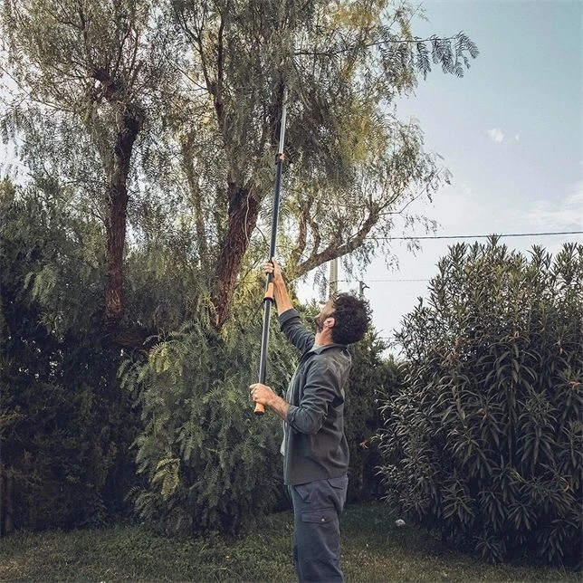 Fiskars PowerGear X Telescopic Tree Pruner UPX86 3 Fiskars PowerGear X Telescopic Tree Pruner UPX86 - Image 3